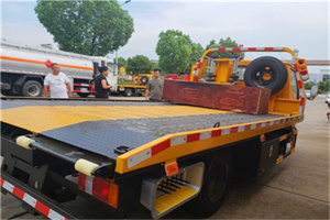 新发地附近拖车电话号码服务